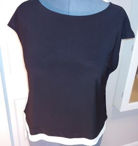 Black house white market top